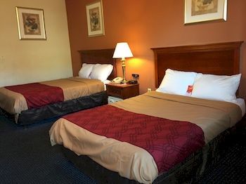 Econo Lodge Norwalk Exterior foto